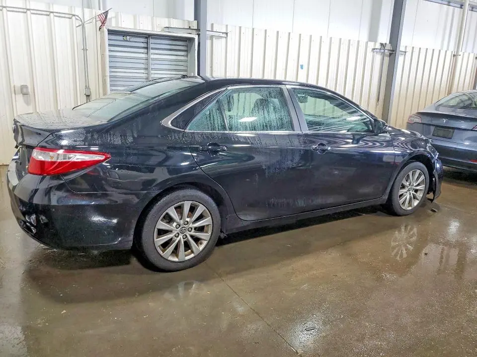2015 TOYOTA CAMRY XLE  