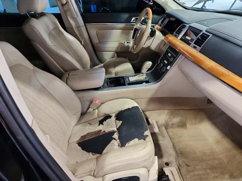 2011 LINCOLN MKS   