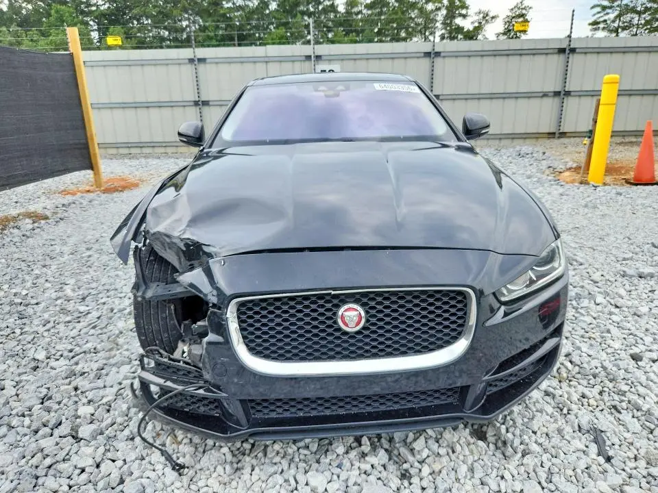 2017 JAGUAR XE PREMIUM  