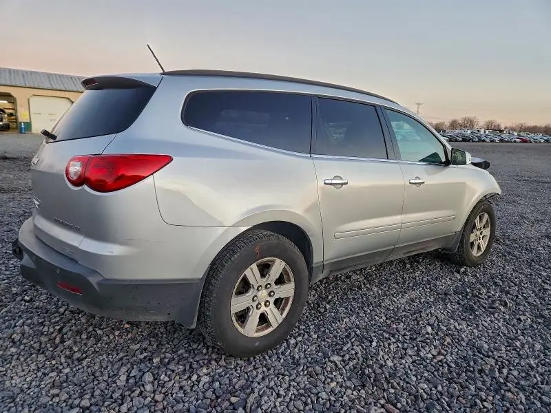 2010 CHEVROLET TRAVERSE LT  
