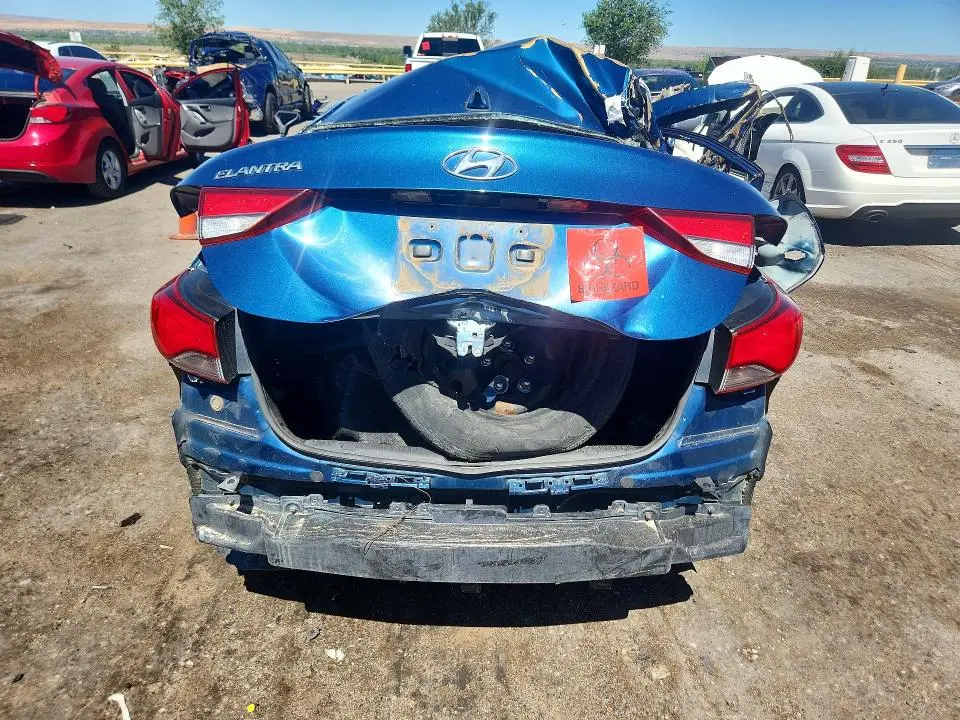 2016 HYUNDAI ELANTRA SE  