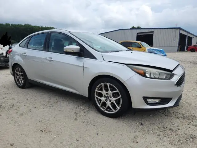 2015 FORD FOCUS SE  