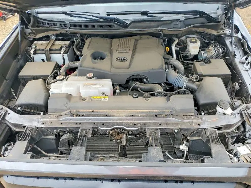 2025 TOYOTA TUNDRA SR5  