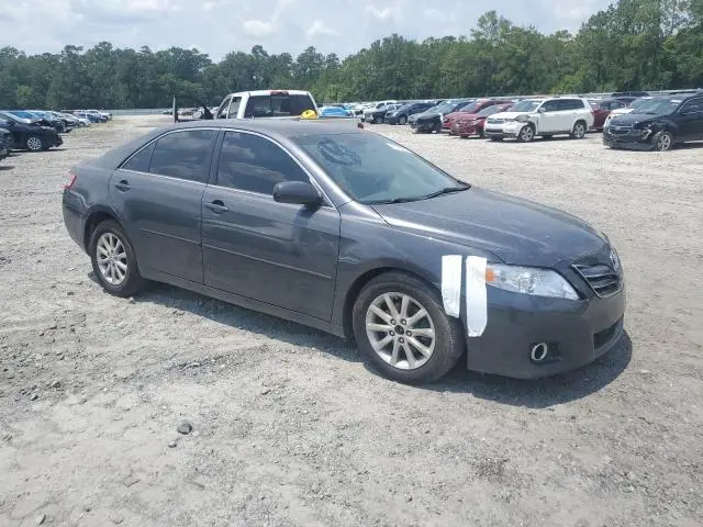 2011 TOYOTA CAMRY SE  