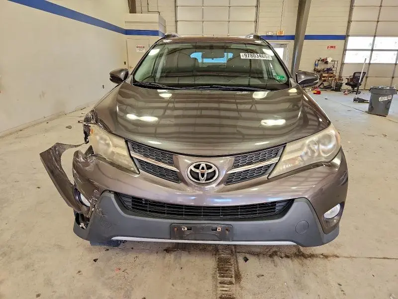 2014 TOYOTA RAV4 XLE  