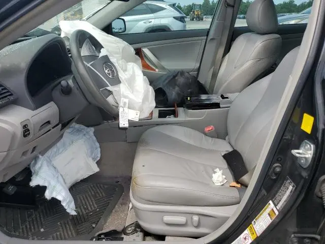 2011 TOYOTA CAMRY SE  