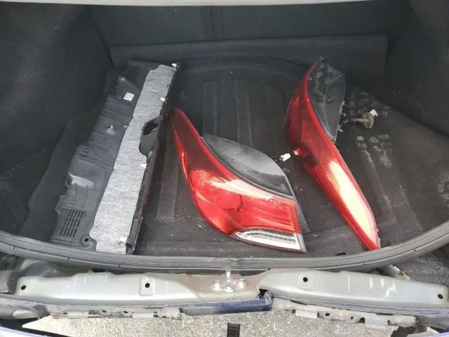 2012 HYUNDAI ELANTRA GLS  