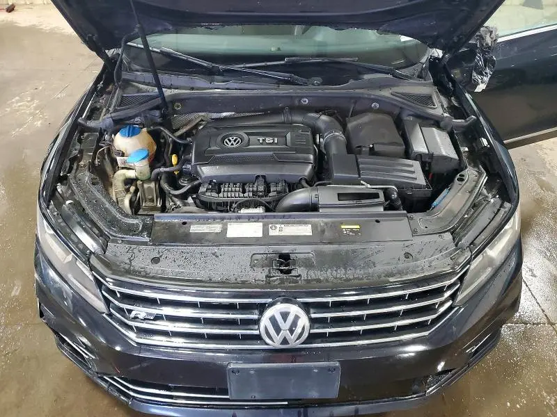2017 VOLKSWAGEN PASSAT R-LINE  