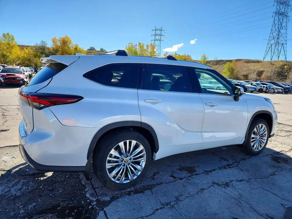 2025 TOYOTA HIGHLANDER PLATINUM  