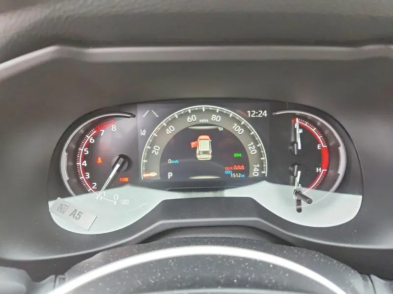 2025 TOYOTA RAV4 XLE  