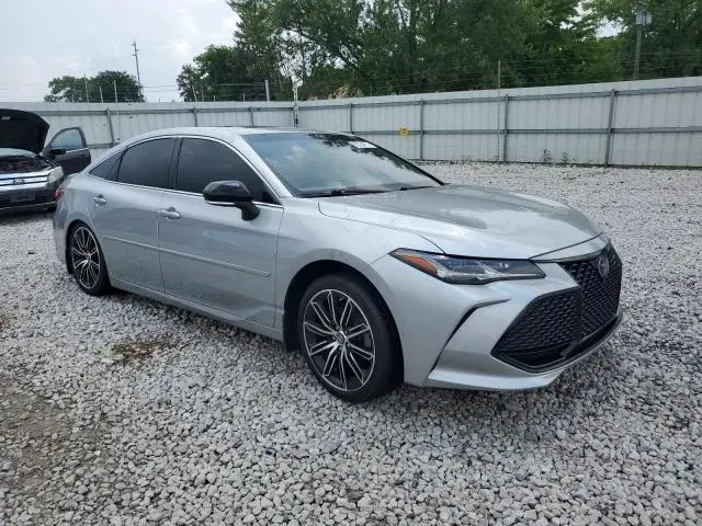 2019 TOYOTA AVALON XLE  