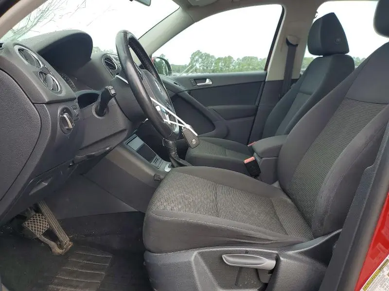 2013 VOLKSWAGEN TIGUAN S  