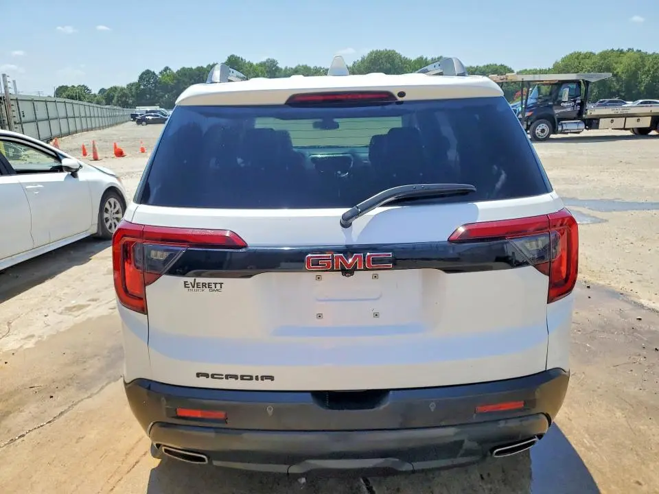 2021 GMC ACADIA SLT  