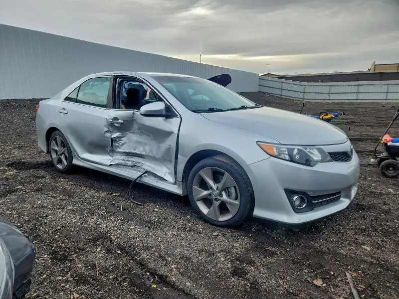 2012 TOYOTA CAMRY SE  