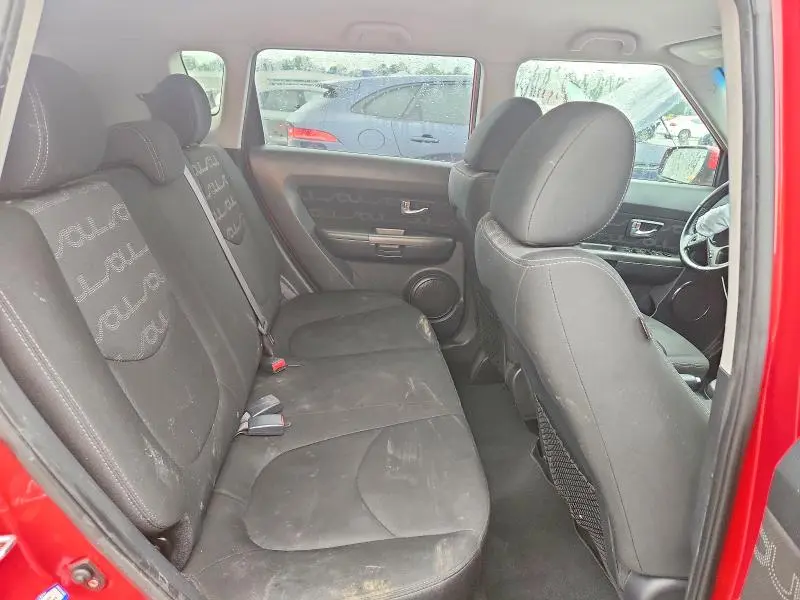 2013 KIA SOUL +  