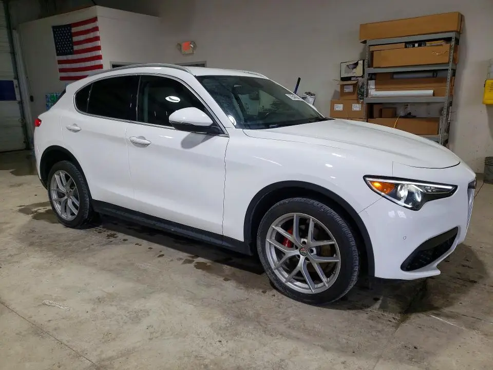 2018 ALFA ROMEO STELVIO   