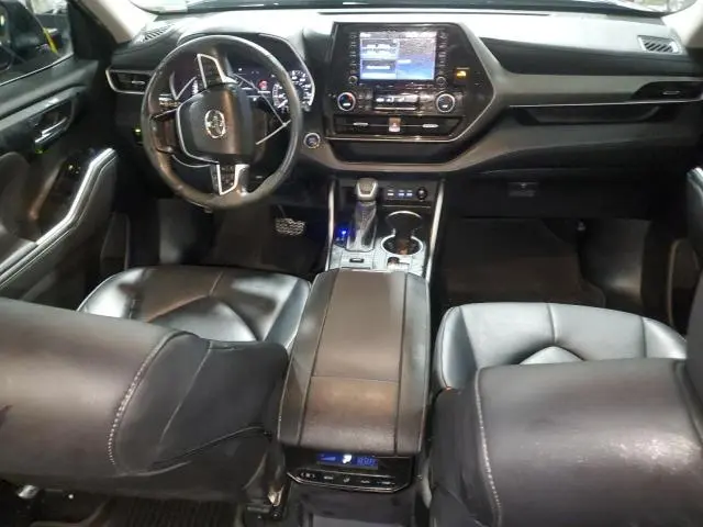 2022 TOYOTA HIGHLANDER XLE
