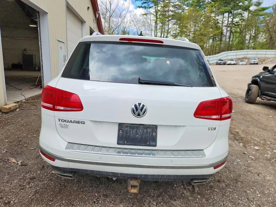 2015 VOLKSWAGEN TOUAREG V6 TDI  