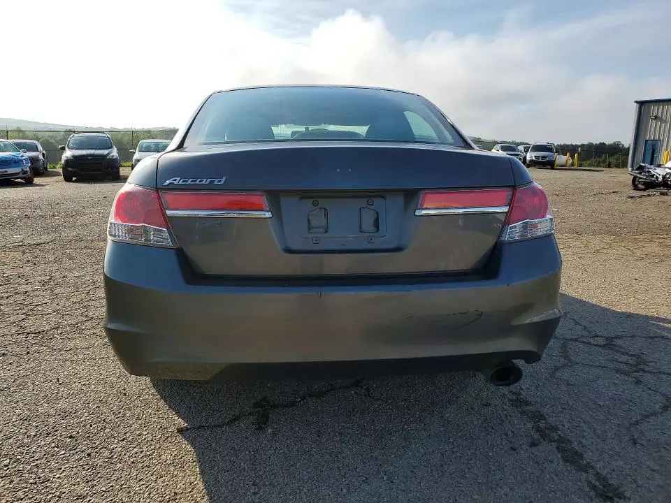 2011 HONDA ACCORD LX  