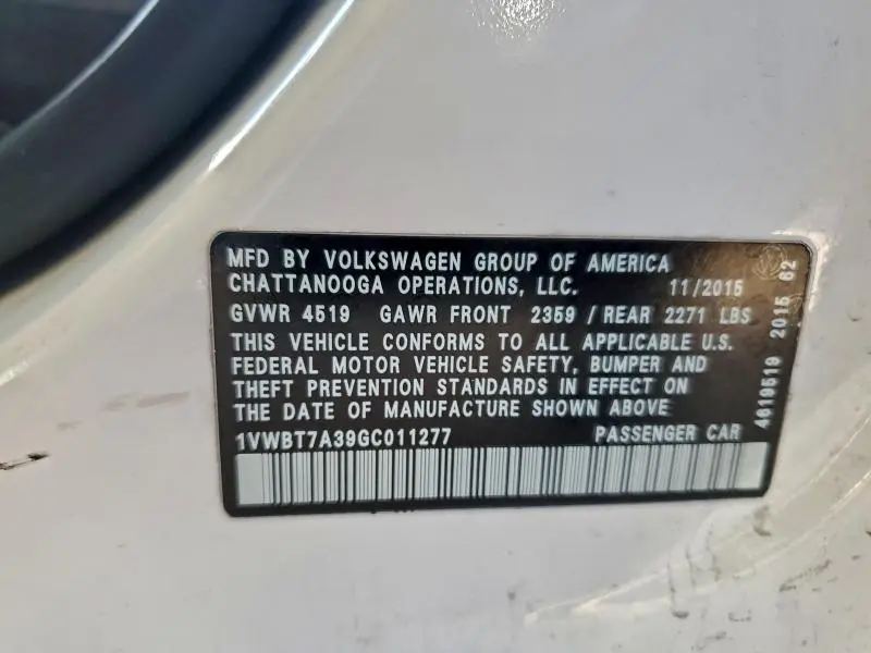 2016 VOLKSWAGEN PASSAT SE  