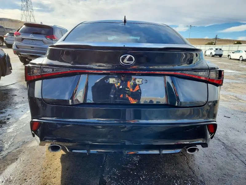 2024 LEXUS IS 300 F SPORT DESIGN  