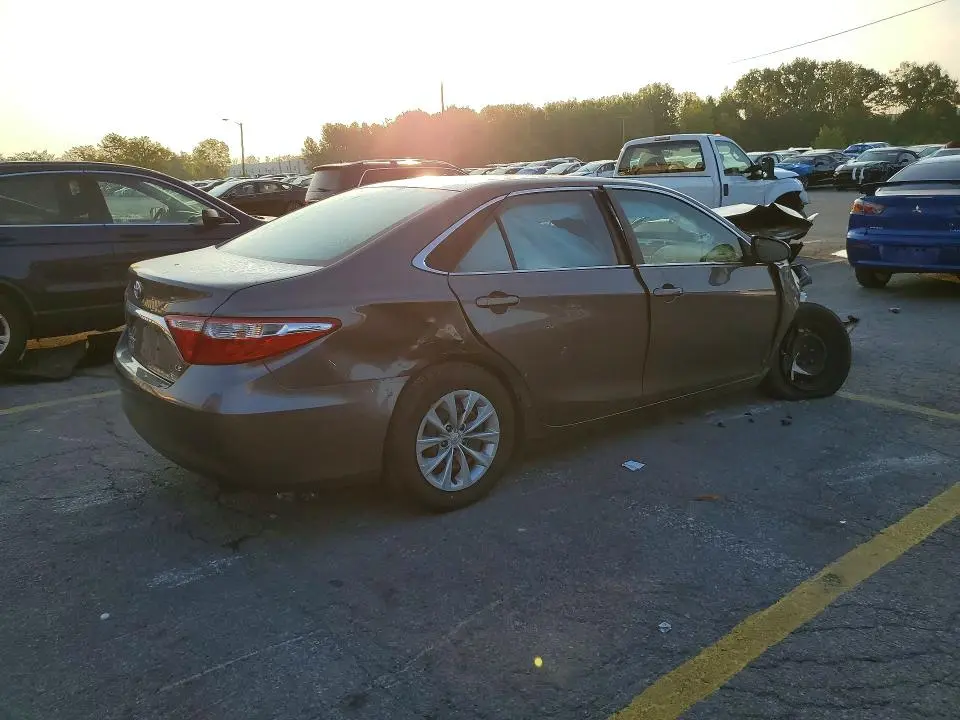 2016 TOYOTA CAMRY LE  