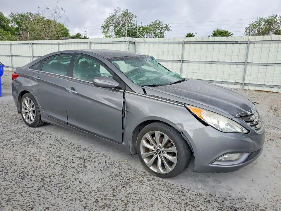 2013 HYUNDAI SONATA SE  
