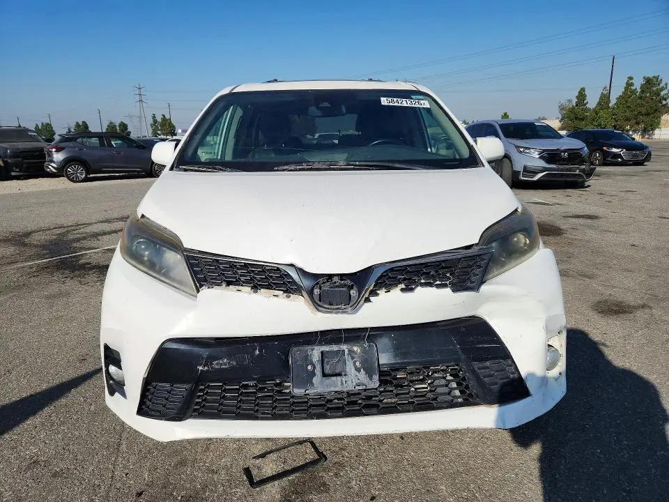 2019 TOYOTA SIENNA SE 8-PASSENGER  