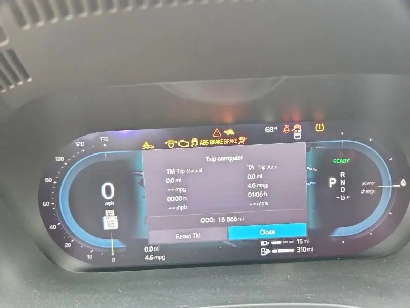 2025 VOLVO XC60 PLUS  
