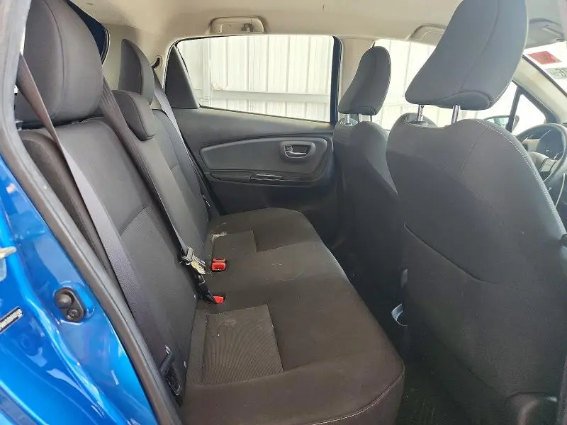2015 TOYOTA YARIS 5-DOOR SE  