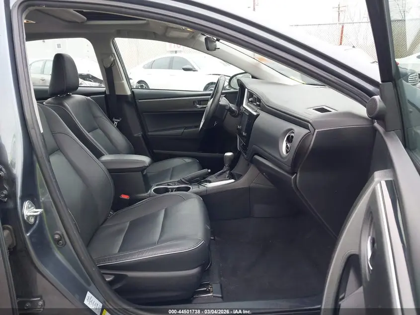 2019 TOYOTA COROLLA XLE