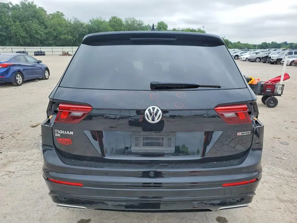 2021 VOLKSWAGEN TIGUAN SE  