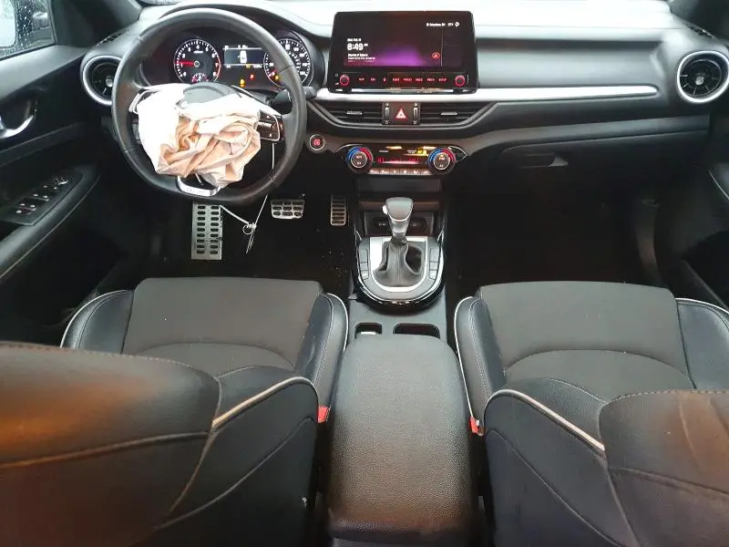 2024 KIA FORTE GT LINE  
