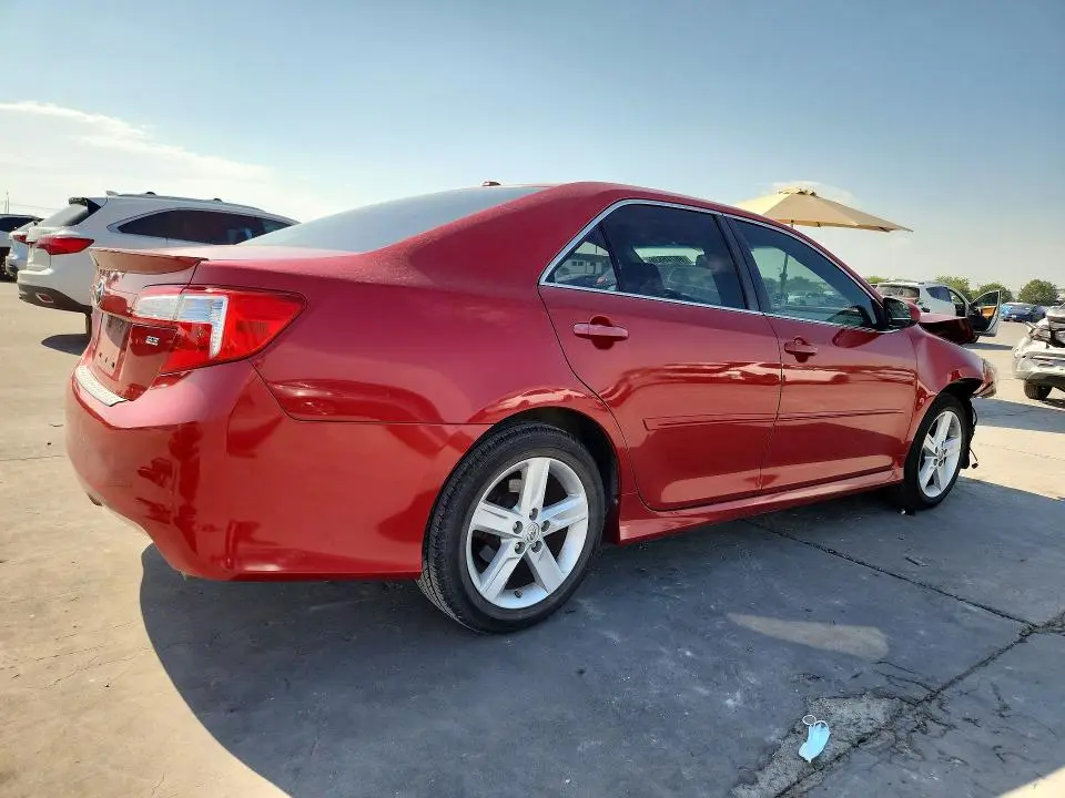 2013 TOYOTA CAMRY SE  