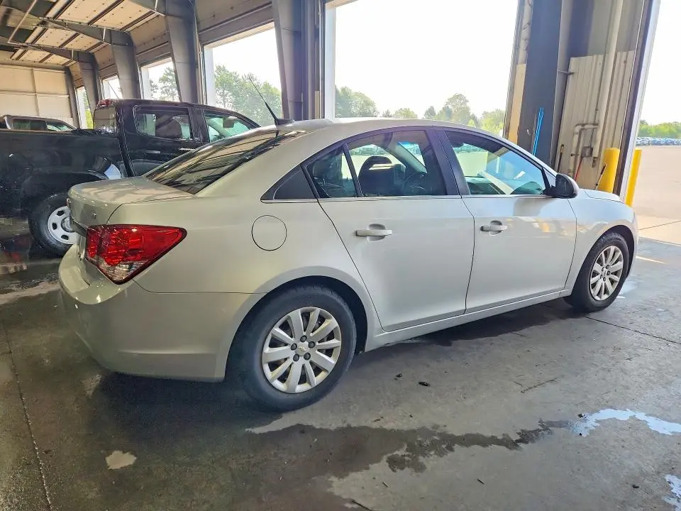 2011 CHEVROLET CRUZE LT  