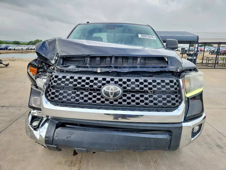 2018 TOYOTA TUNDRA CREWMAX SR5  