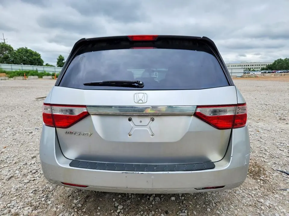 2011 HONDA ODYSSEY LX  