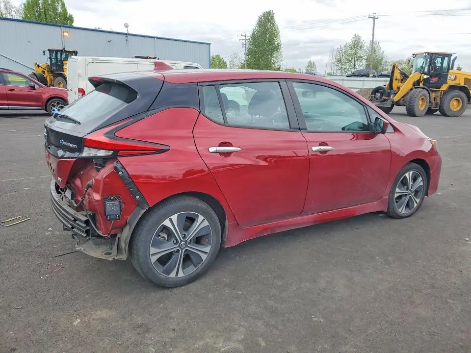 2022 NISSAN LEAF SV  