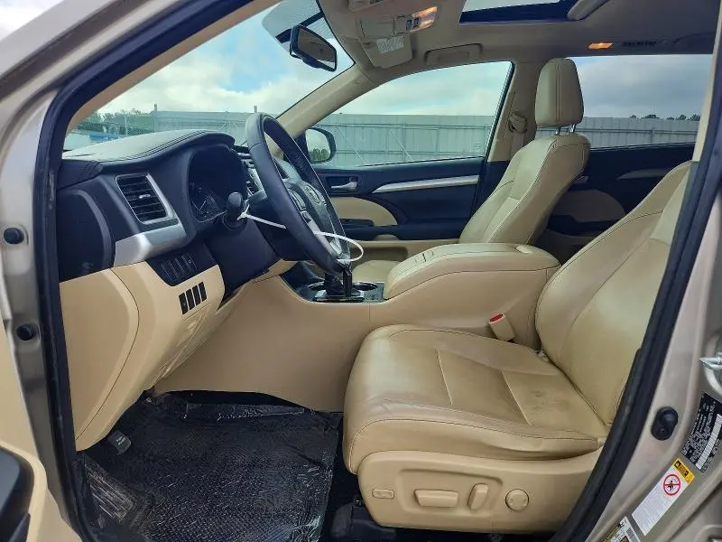 2015 TOYOTA HIGHLANDER XLE  