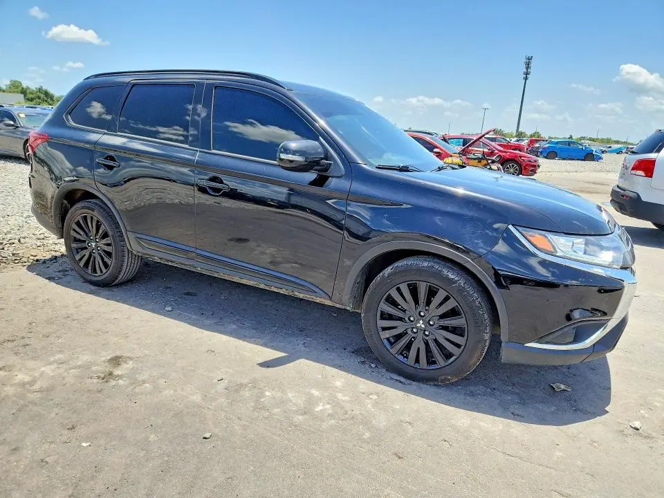 2020 MITSUBISHI OUTLANDER SE  