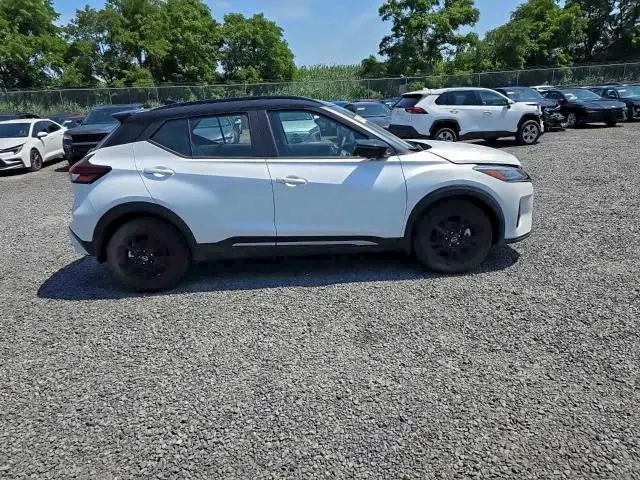 2024 NISSAN KICKS SR  