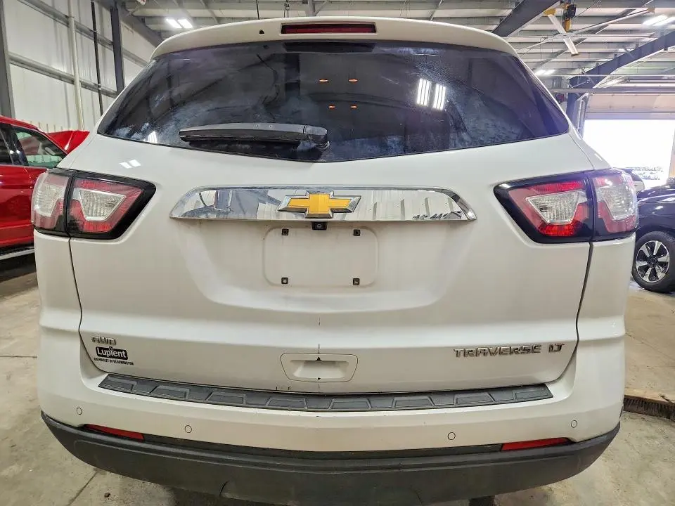 2016 CHEVROLET TRAVERSE LT  