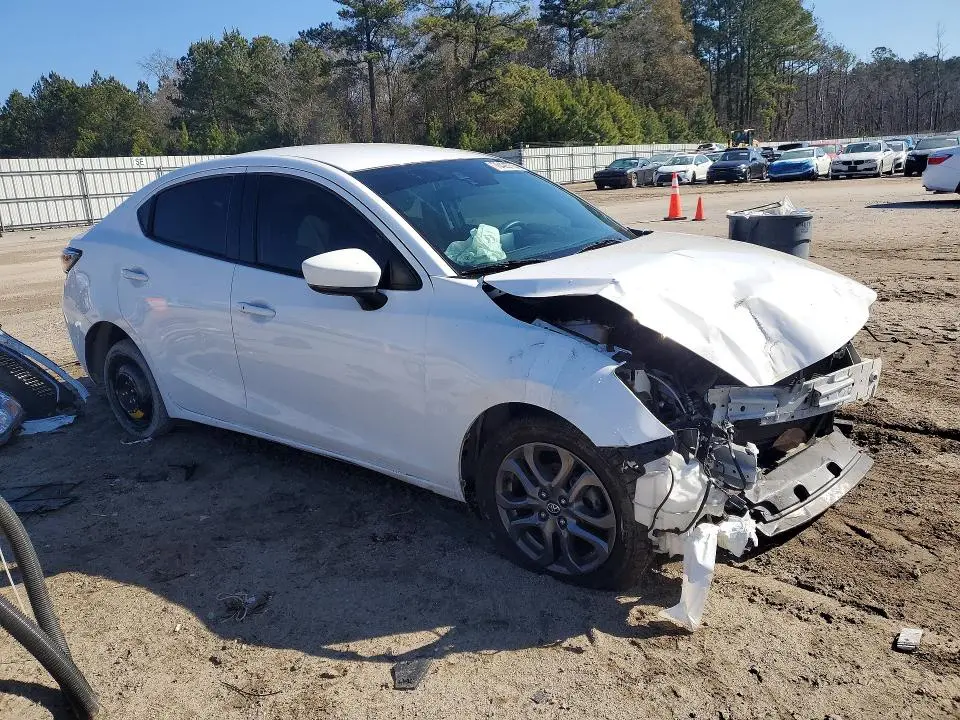 2019 TOYOTA YARIS L  