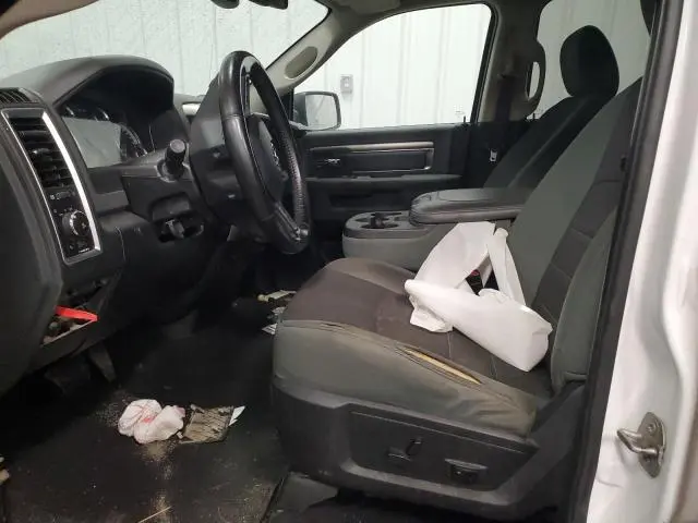 2016 RAM 1500 SLT  
