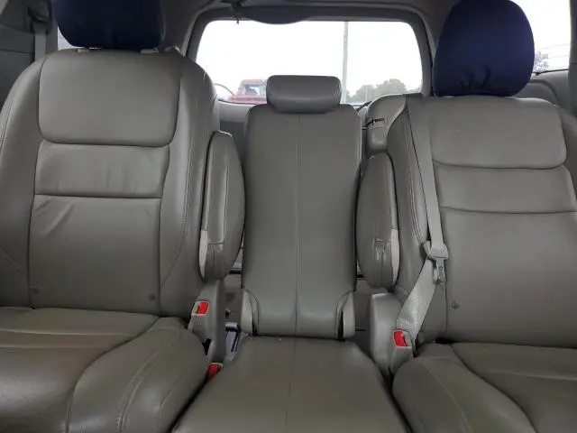 2015 TOYOTA SIENNA LE