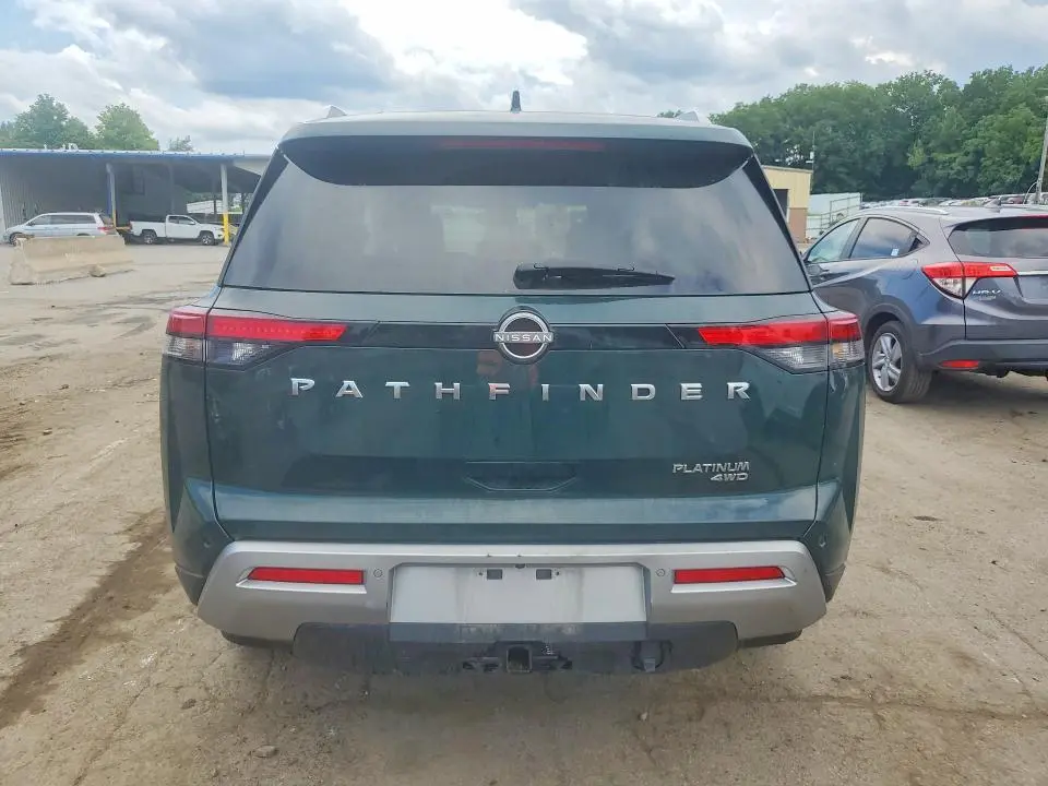 2024 NISSAN PATHFINDER PLATINUM  