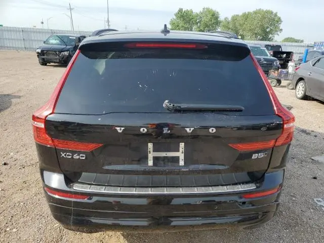 2022 VOLVO XC60 B5 MOMENTUM  