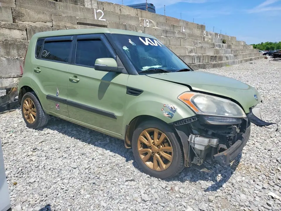 2013 KIA SOUL +  