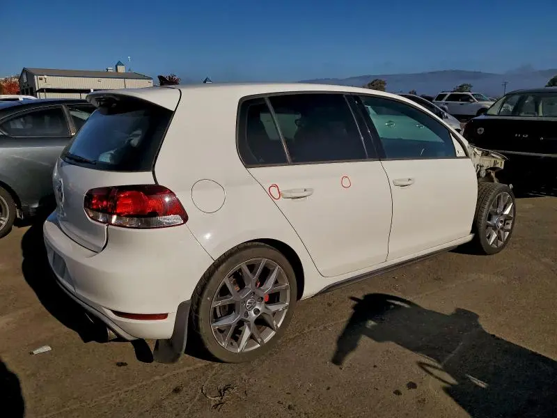 2013 VOLKSWAGEN GTI   