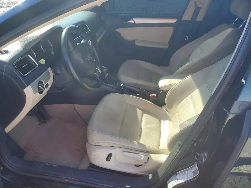 2013 VOLKSWAGEN JETTA SE  